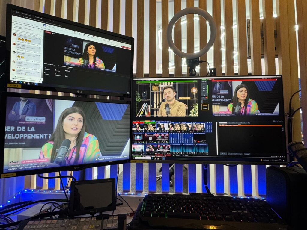 Régie de production en direct de lemedia.immo, avec les écrans de diffusion et de montage